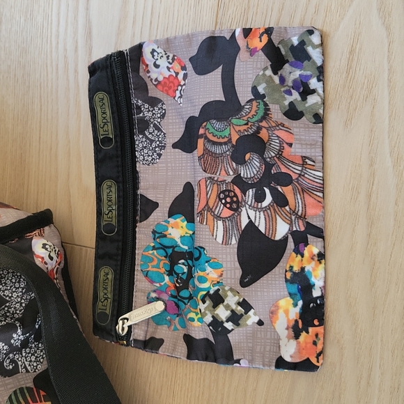 LeSportsac Deluxe Large Weekender with matching pouch - Picture 3 of 10